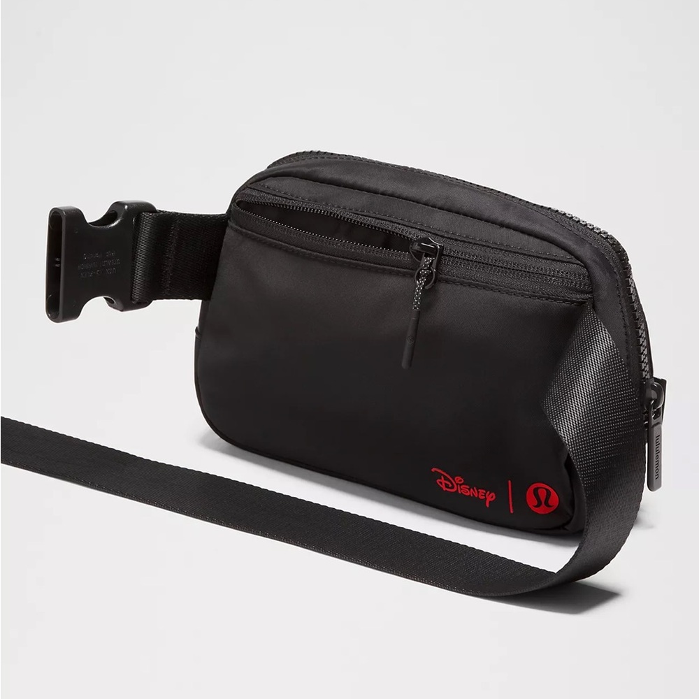 Disney x lululemon Everywhere Belt Bag 1L Mickey Mouse in Motion Graphic, NWT - Picture 5 of 8